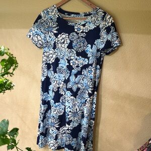 Lilly Pulitzer Blue and White Floral Cody T-shirt dress